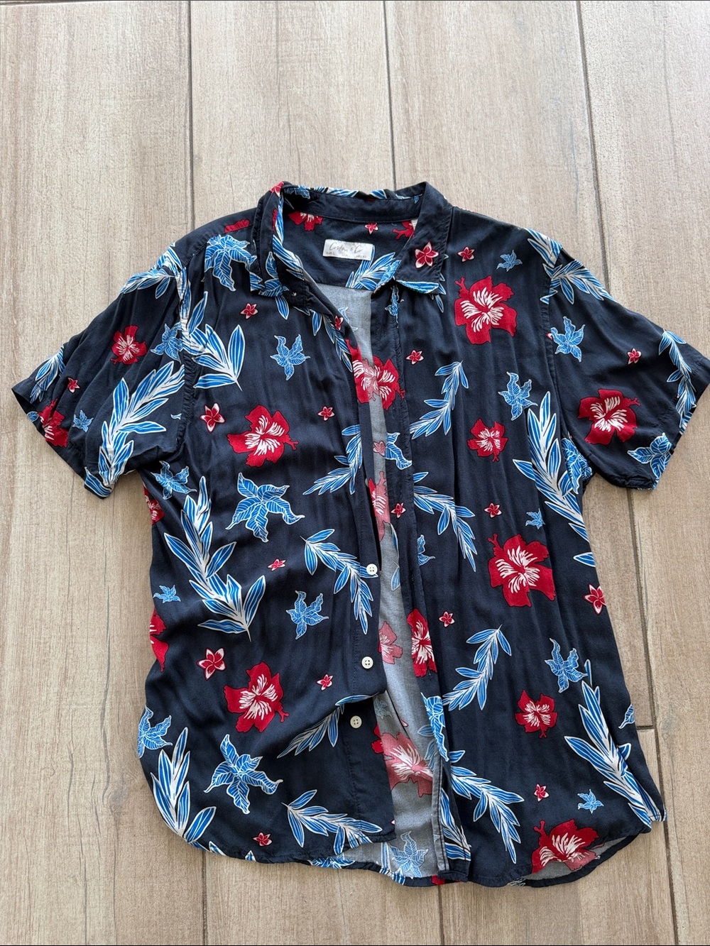 Men's Black Floral Short-Sleeve Button-Down Shirt - Red & Blue Floral